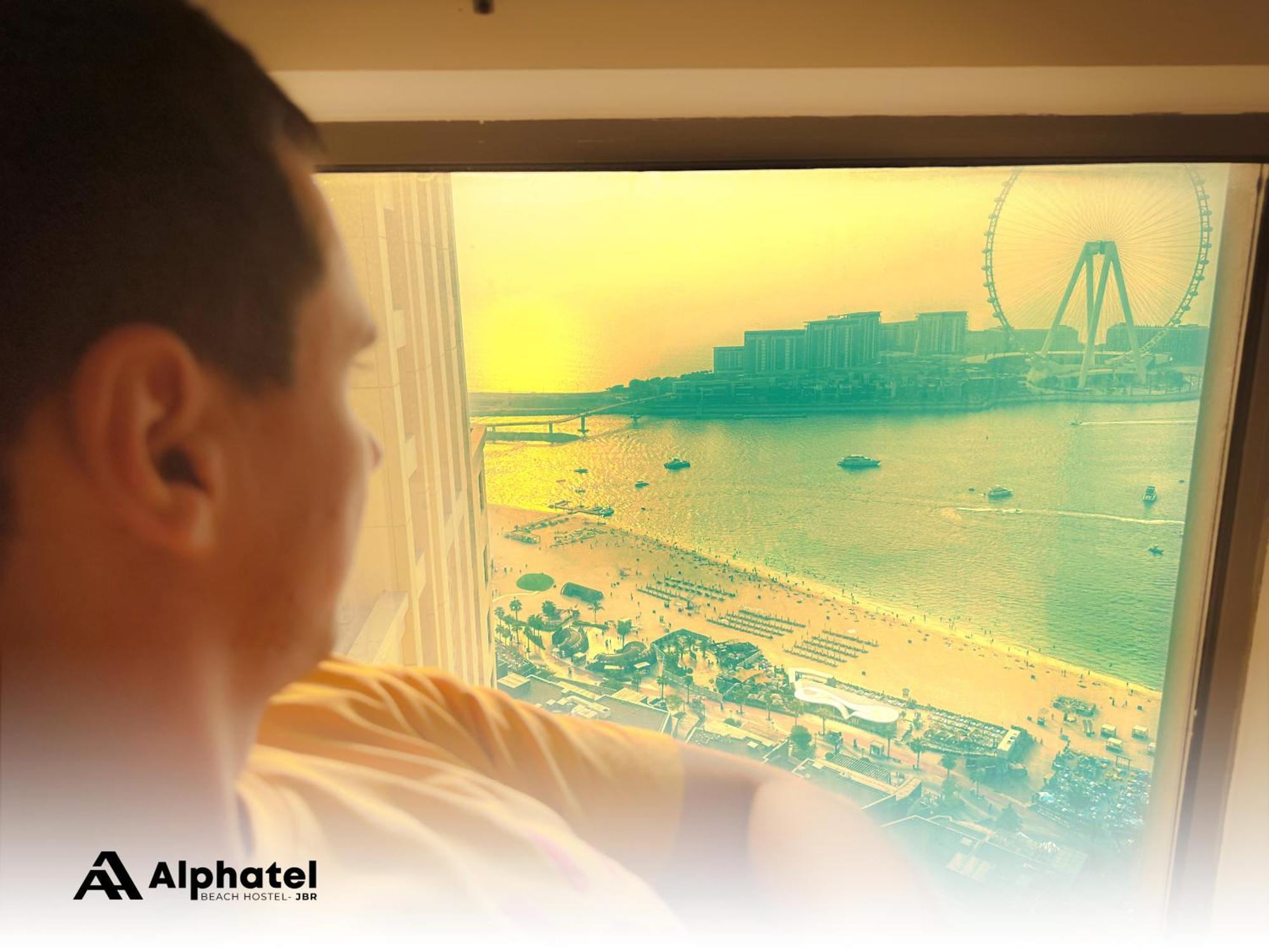 Alphatel Beach Hostel Jbr Dubai Exteriör bild